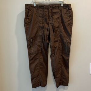 Loft - women’s Capri length cargo pants.  Size 14.  Brown